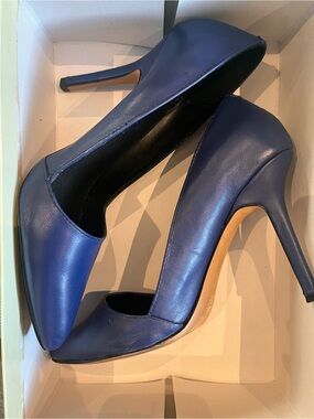 ALDO: Women's Navy Blue Pointed-Toe High Heels; Size US 7.5